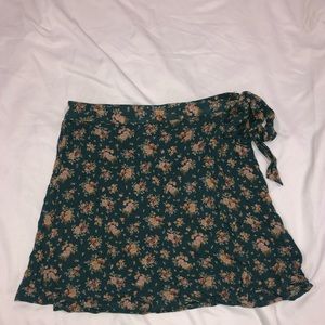 American eagle side tie floral skirt